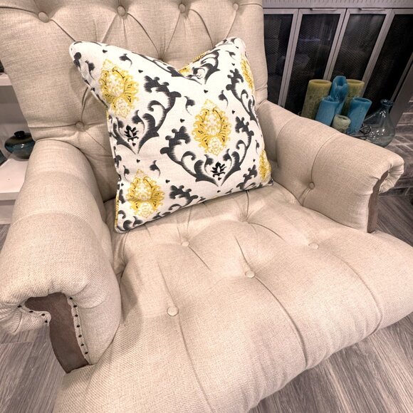 Floral Medallion Accent Pillows - Picture 2 of 4